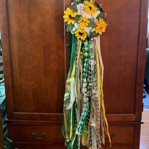 HANDMADE TEXAS HOMECOMING body length MUM, green, gold, yellow, white, football